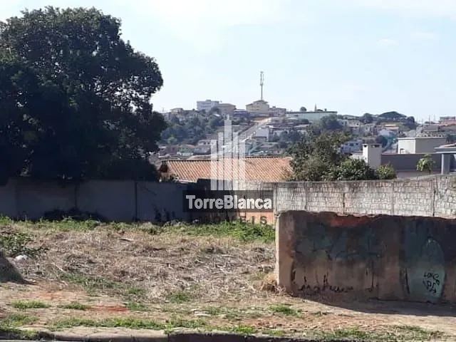 Terreno com 420m², à venda, no bairro Olarias em Ponta Grossa