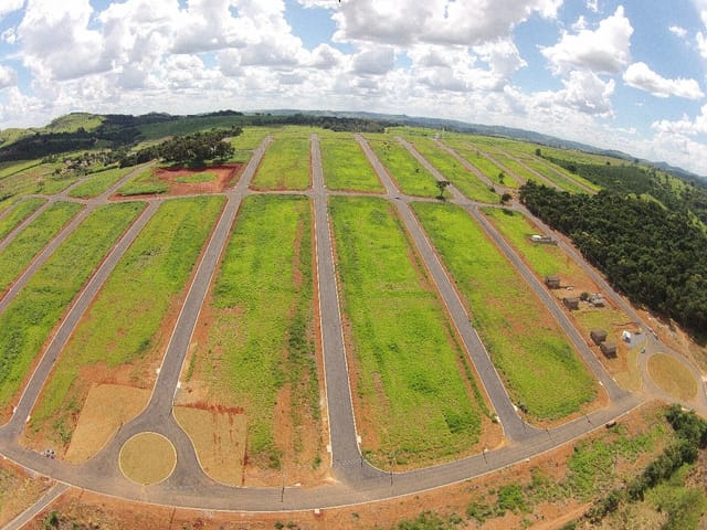 Foto do Terreno - Ótima oportunidade de realizar o sonho da casa própria, Vendas do Loteamento Residencial Fazenda Planalto.
Lotes a partir de 250 m², entrada facilitada, financiamento em até 120 meses direto com a Sequóia. Lotes a partir de R$ 40.000,00 | Guaxupé Imóveis Ltda