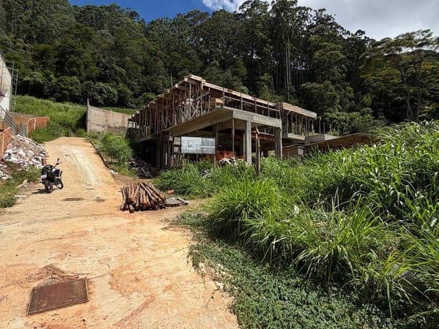 Terreno com 390m², à venda, no bairro Retiro em Petrópolis