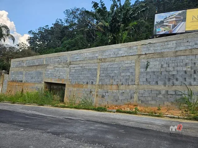Terreno com 390m², à venda, no bairro Retiro em Petrópolis