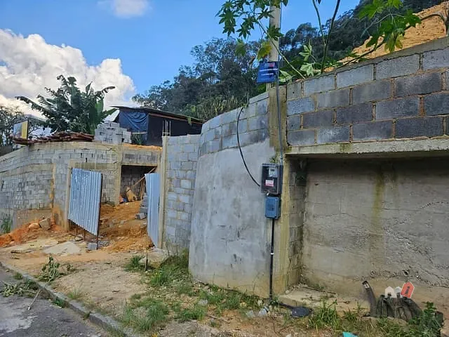Terreno com 390m², à venda, no bairro Retiro em Petrópolis