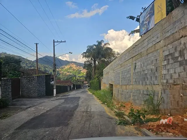 Terreno com 390m², à venda, no bairro Retiro em Petrópolis