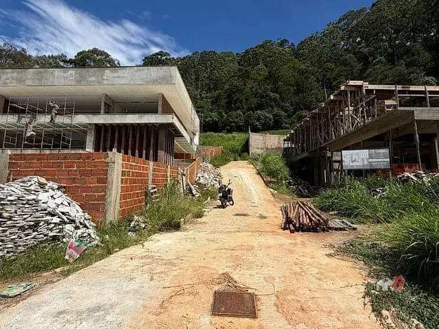 Terreno com 390m², à venda, no bairro Retiro em Petrópolis