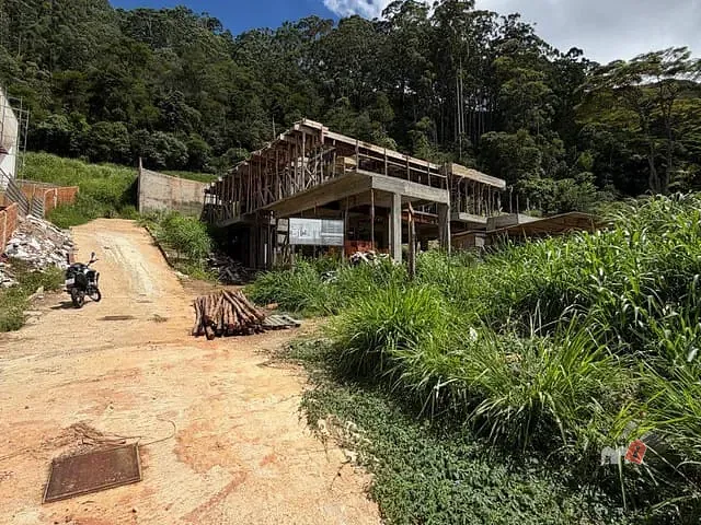 Terreno com 390m², à venda, no bairro Retiro em Petrópolis