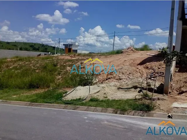 Terreno com 361m², à venda, no bairro Putim em São José dos Campos