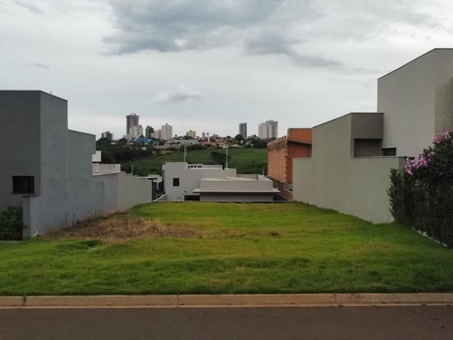 Terreno com 336m², à venda, no bairro Vila Salome em Cambé