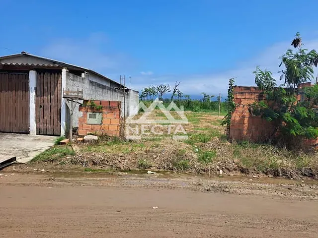 Terreno com 300m², à venda, no bairro Balneário dos Golfinhos em Caraguatatuba