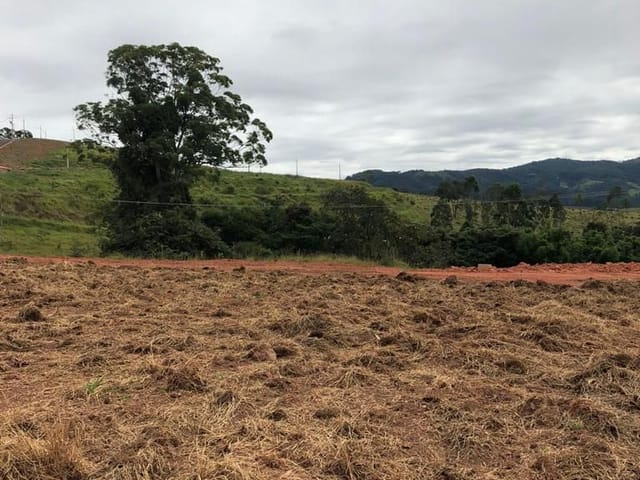 Terreno com 250m², à venda, no bairro Quinta Da Mantiqueira em Vargem