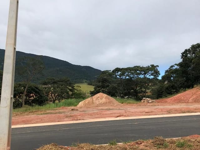 Terreno com 250m², à venda, no bairro Quinta Da Mantiqueira em Vargem