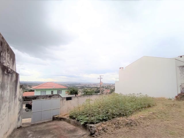 Terreno com 347m², à venda, no bairro Olarias em Ponta Grossa
