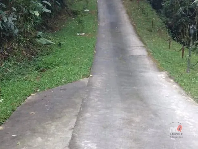 Terreno com 1568m², à venda, no bairro Quarteirão Ingelheim em Petrópolis