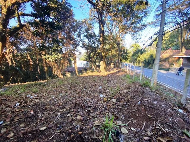 Terreno com 2334m², à venda, no bairro Granja Viana em Cotia