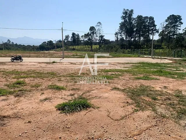 Terreno com 210m², à venda, no bairro Parque Senhor do Bonfim em Taubaté