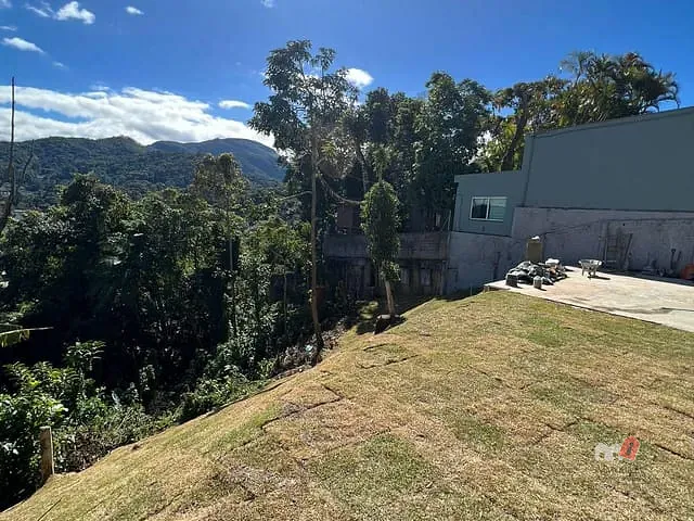 Terreno com 876m², à venda, no bairro Centro em Petrópolis