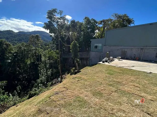 Terreno com 876m², à venda, no bairro Centro em Petrópolis