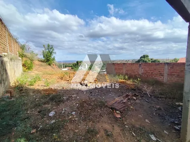 Terreno com 297m², à venda, no bairro Vera Cruz em Araçuaí