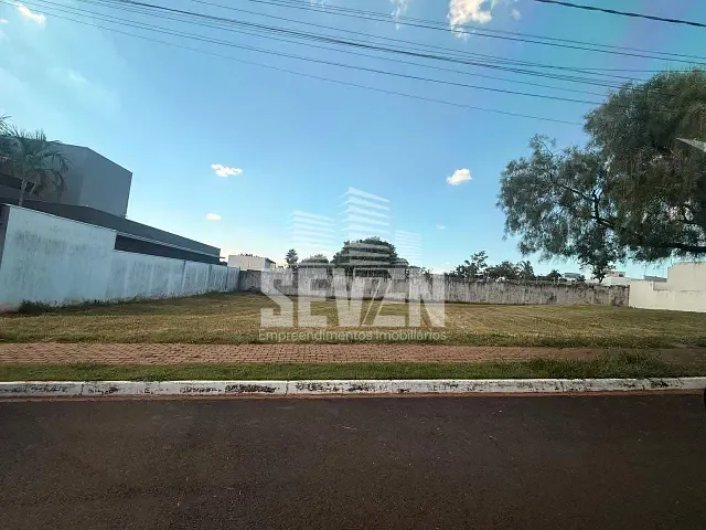 Terreno com 661m², à venda, no bairro Jardim Shangri-Lá em Bauru