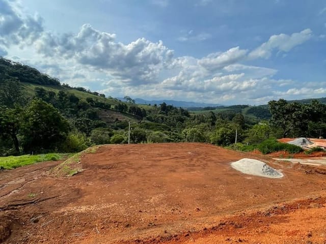 Terreno com 2727m², à venda, no bairro forjos em Extrema
