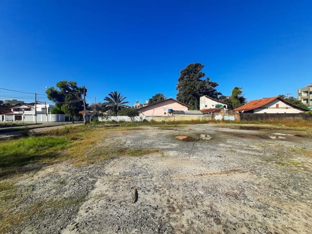 Terreno com 360m², à venda, no bairro Granja dos Cavaleiros em Macaé