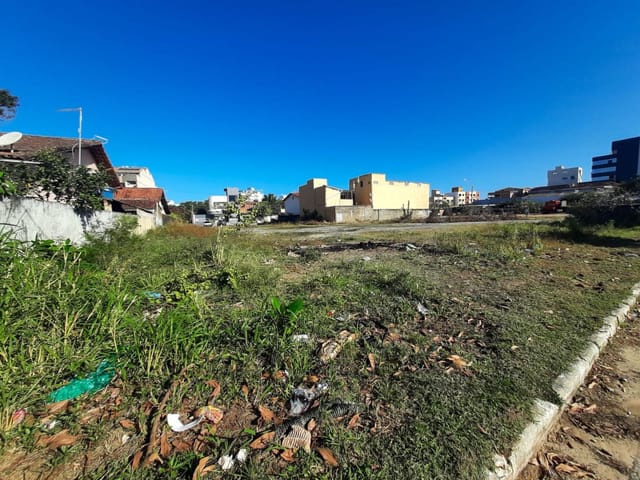 Terreno com 360m², à venda, no bairro Granja dos Cavaleiros em Macaé