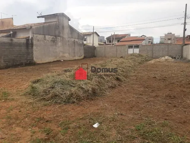 Terreno com 200m², à venda, no bairro Parque das Palmeiras em Pindamonhangaba
