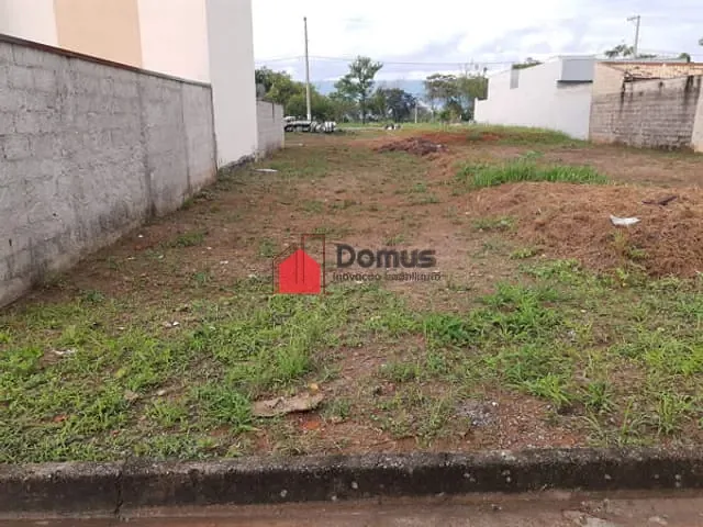 Terreno com 200m², à venda, no bairro Parque das Palmeiras em Pindamonhangaba
