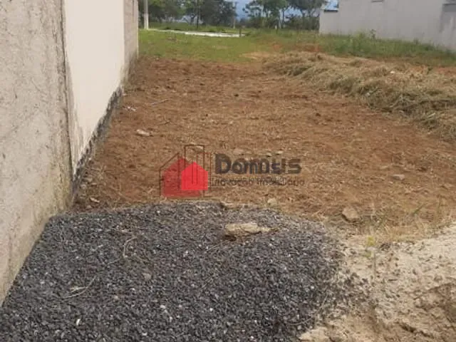 Terreno com 200m², à venda, no bairro Parque das Palmeiras em Pindamonhangaba