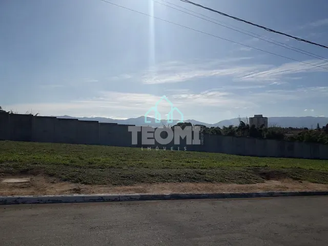 Terreno com 250m², à venda, no bairro Terras de Benvira em Tremembé