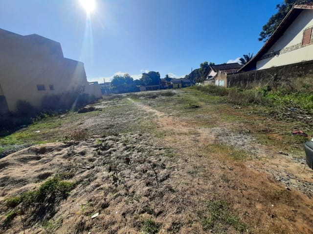 Terreno com 360m², à venda, no bairro Granja dos Cavaleiros em Macaé