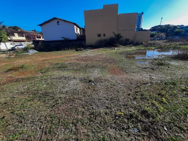 Terreno com 360m², à venda, no bairro Granja dos Cavaleiros em Macaé