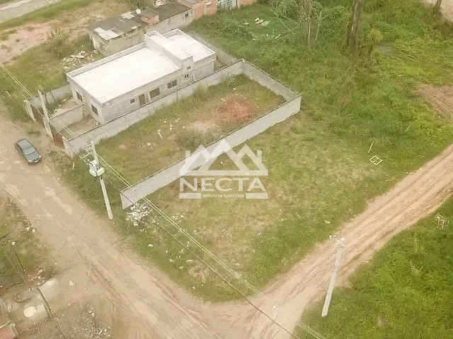 Terreno com 270m², à venda, no bairro Golfinhos em Caraguatatuba