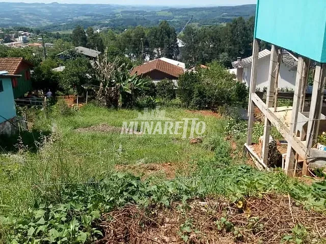 Terreno com 361m², à venda, no bairro Loteamento José Varela  em Capinzal