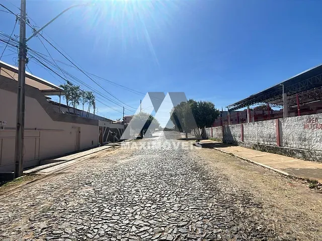 Terreno com 360m², à venda, no bairro Santa Tereza em Araçuaí