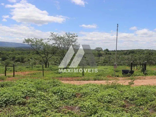 Terreno com 2253m², à venda, no bairro Zona Rural em Araçuaí