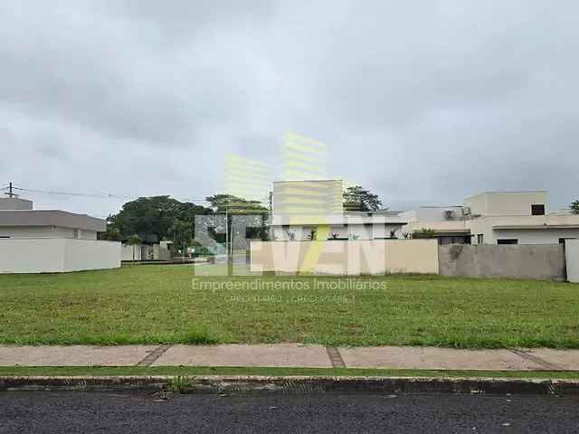 Terreno com 308m², à venda, no bairro Residencial Villa de León em Piratininga