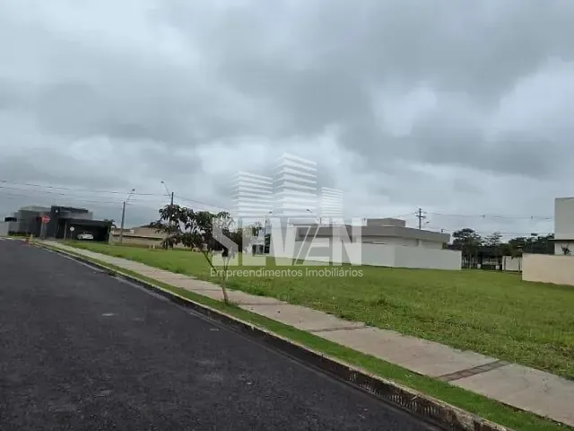 Terreno com 308m², à venda, no bairro Residencial Villa de León em Piratininga