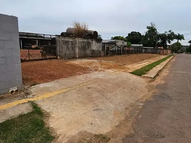 Terreno com 2700m², à venda, no bairro Residencial Novo Jardim em Sinop
