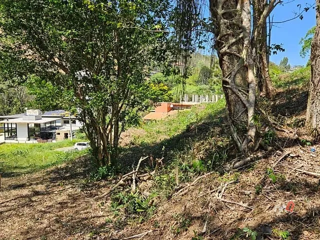 Terreno com 2395m², à venda, no bairro Carangola em Petrópolis