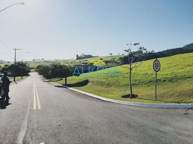 Terreno com 1370m², à venda, no bairro Bairro da Pernambucana em São José dos Campos
