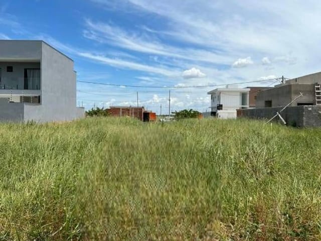 Terreno com 140m², à venda, no bairro Centro em Campos dos Goytacazes