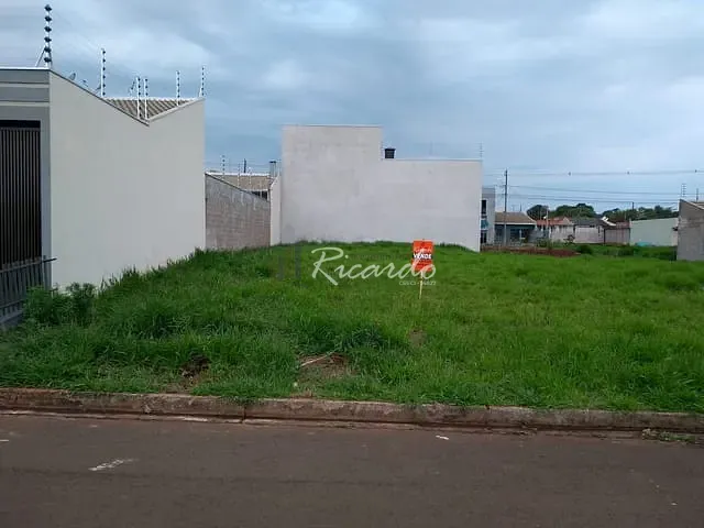 Terreno com 300m², à venda, no bairro Jardim Interlagos em Arapongas