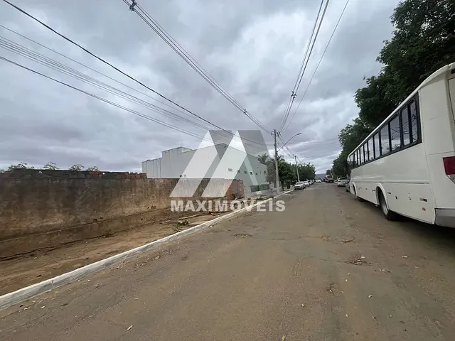 Terreno com 2264m², à venda, no bairro Nova Terra em Araçuaí