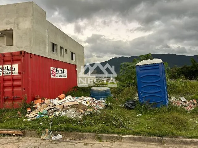 Terreno com 154m², à venda, no bairro Loteamento Portal dos Pássaros em Caraguatatuba