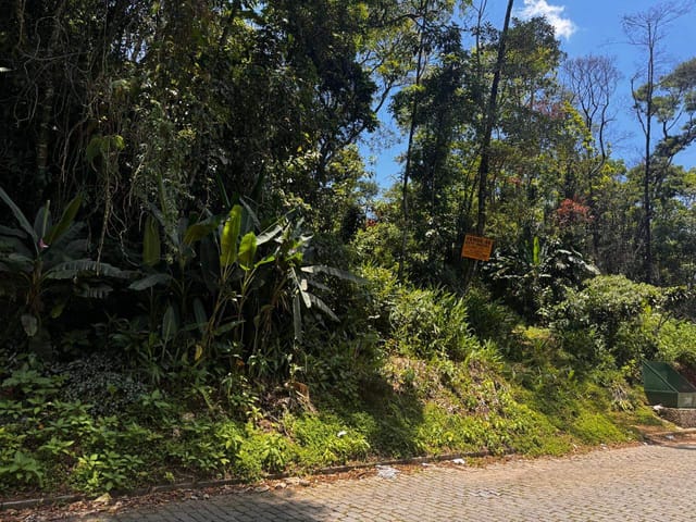 Terreno com 785m², à venda, no bairro Quitandinha em Petrópolis