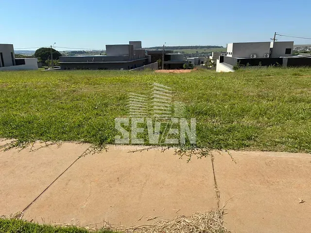 Terreno com 392m², à venda, no bairro Samambaia Parque Residencial em Bauru