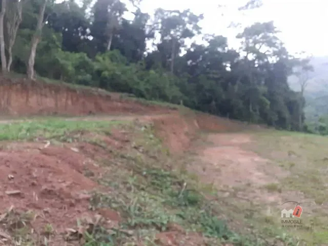 Terreno com 6000m², à venda, no bairro Araras em Petrópolis