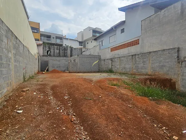 Terreno com 396m², à venda, no bairro Centro em Piracaia
