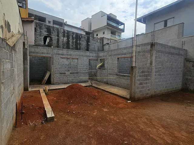 Terreno com 396m², à venda, no bairro Centro em Piracaia