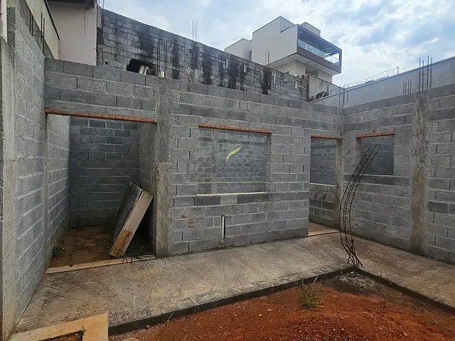 Terreno com 396m², à venda, no bairro Centro em Piracaia