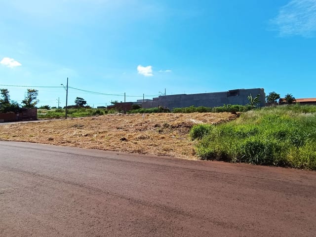 Terreno com 744m², à venda, no bairro Residencial Portal do Lago em Cambé